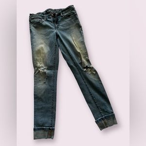 Womens, universal threads distressed jeggings, size 6